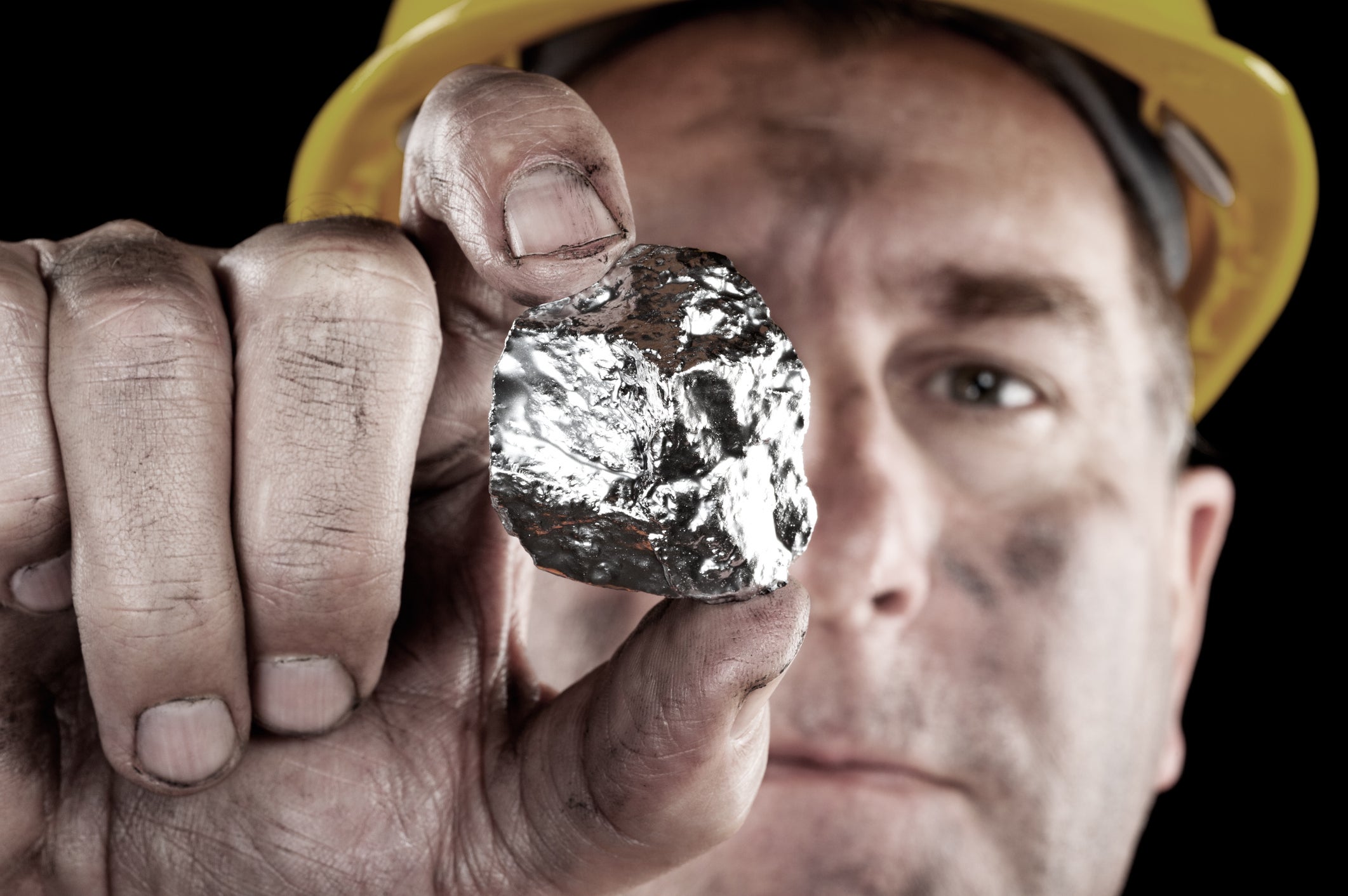 Should Investors Be Bullish On This Metal Stock-FSM