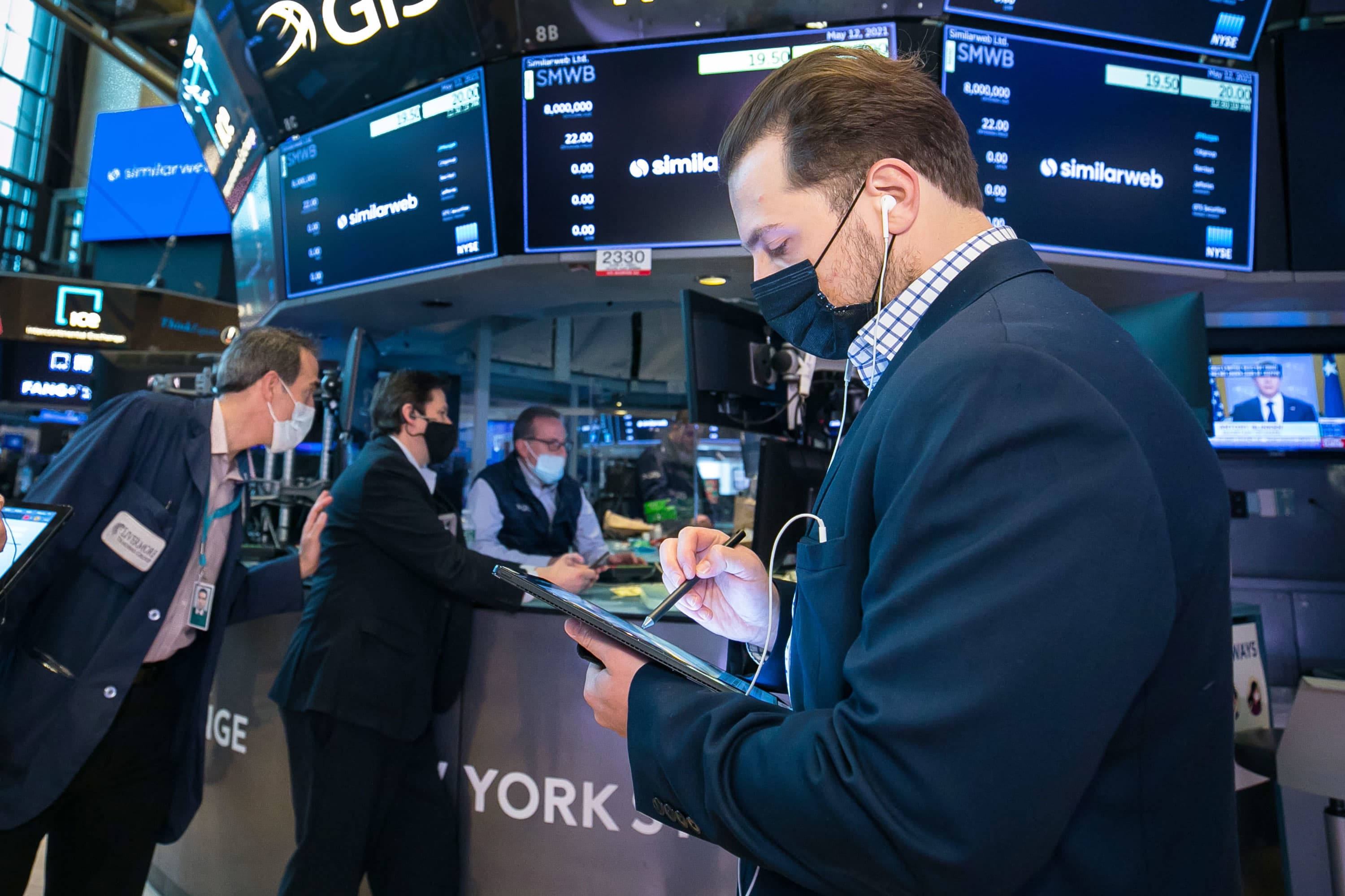 Should You Be Bullish On This Small Cap Advertisement Stock-SMWB