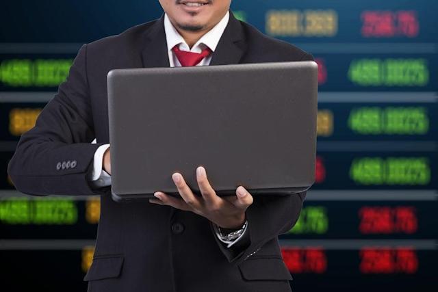 should You Buy This Dividend Paying Blue Chip Stock-KMI