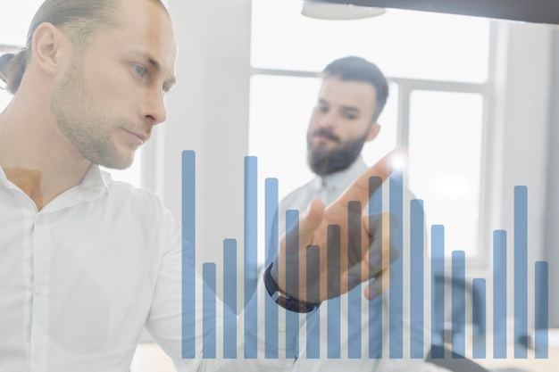How Should You Look At This Consumer Cyclical Stock-QSR.TO