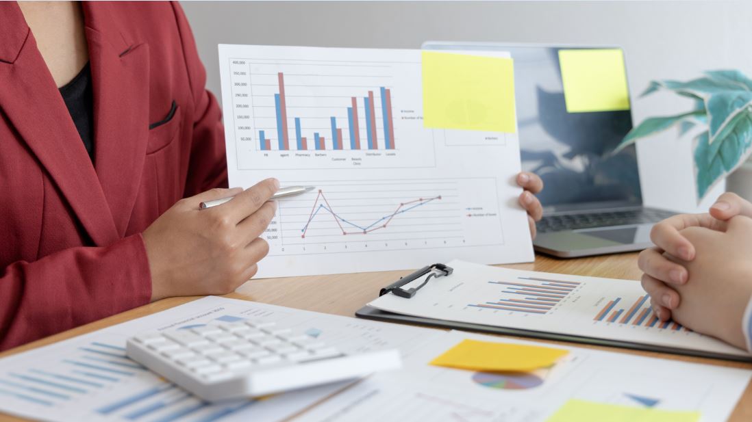 Should You Be Bullish On This Small Cap Stock-GNLN